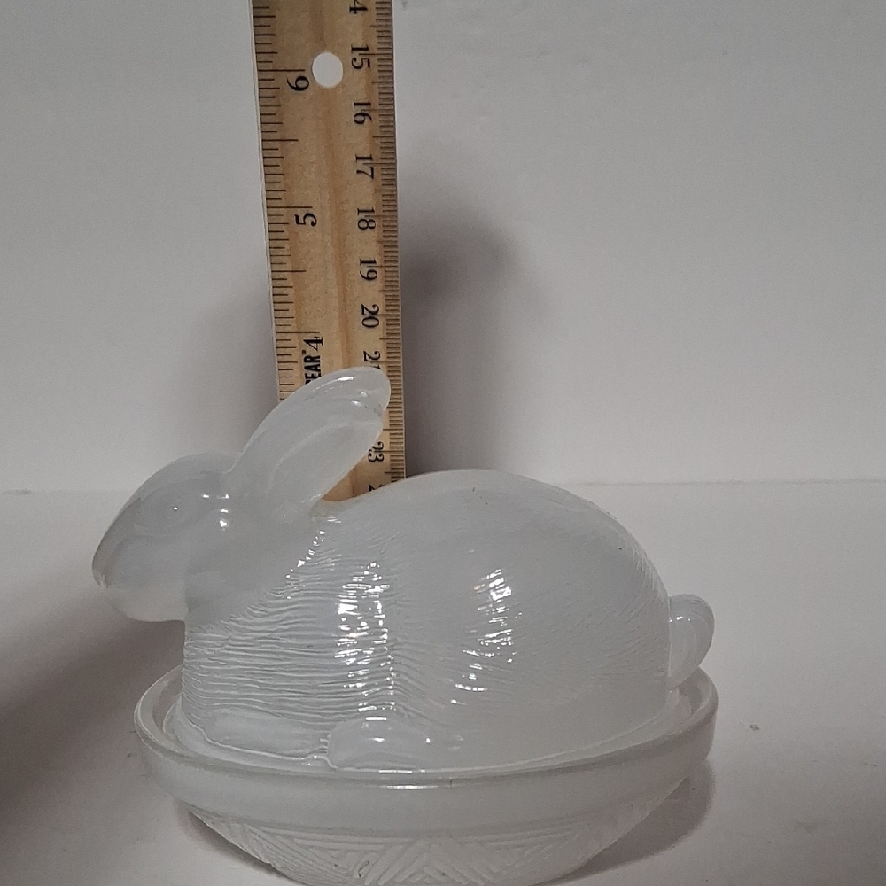 White Glass Rabbit Dish - Picture 6 of 7